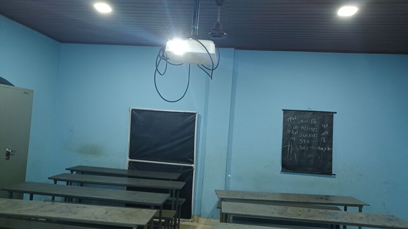 പ്രമാണം:24355 projector jpg.jpg