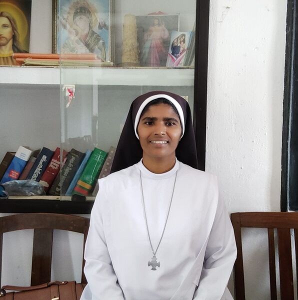 പ്രമാണം:25041 teachers15.jpg