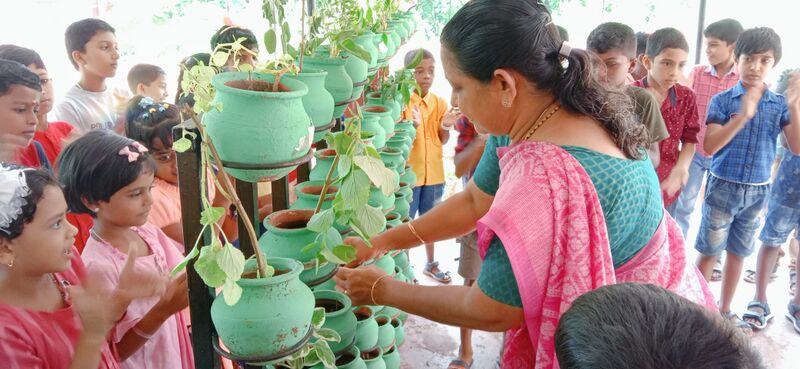 പ്രമാണം:33347-ktm-science 6 (1).jpg