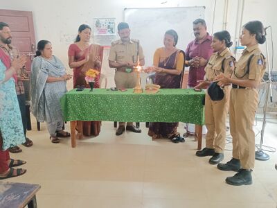 വീയപുരം ഗ്രാമപഞ്ചായത്ത് പ്രസിഡന്റ് ശ്രീമതി. ഷീജ സുരേന്ദ്രൻ ക്യാമ്പിന്റെ ഉദ്ഘാടന കർമം നിർവഹിക്കുന്നു