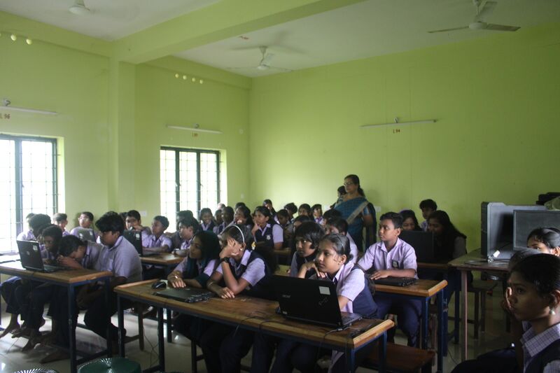 പ്രമാണം:36065 roboticclaaUp2.JPG