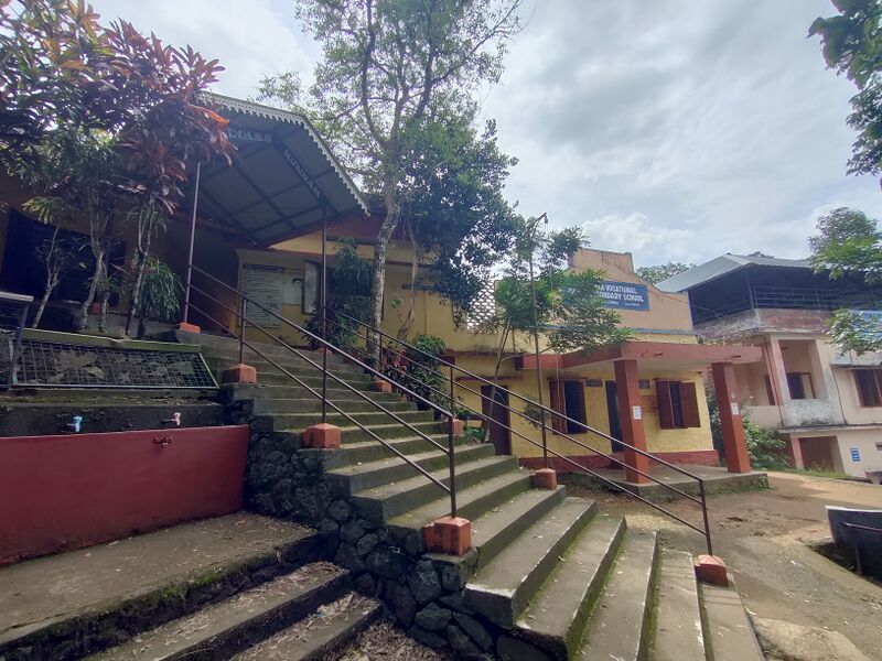 പ്രമാണം:38047 School Entrance.jpg