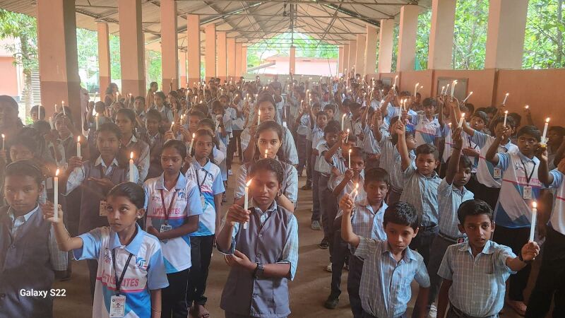 പ്രമാണം:38099 pray for Waynad(1).jpg