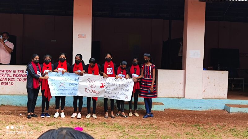 പ്രമാണം:39055 LAHARI 1.jpg