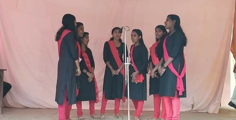 പ്രമാണം:42029 youth festival1.jpeg