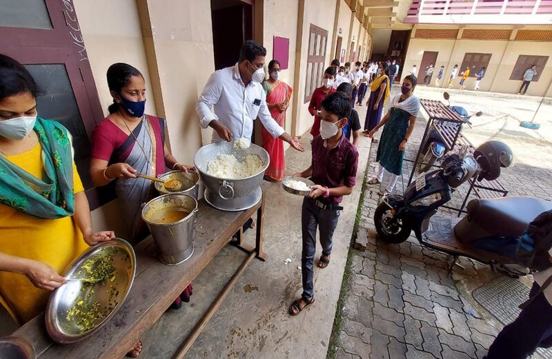 പ്രമാണം:BS21 KNR 14030 1.jpg