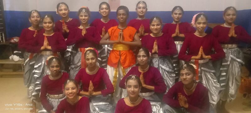 പ്രമാണം:KALOLSAVAM 2.jpg