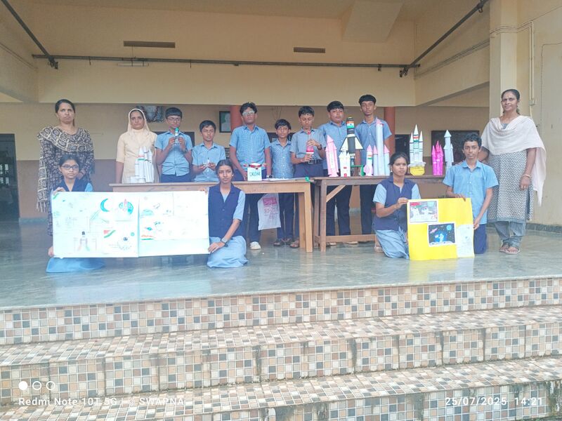 പ്രമാണം:14053 Moon day 5.jpg