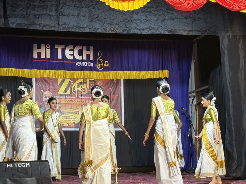 പ്രമാണം:16042 Schoolkalolsavam25 3.jpg