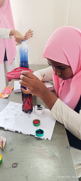 പ്രമാണം:19009-BOTTLE ART - ENVIORNMENTAL DAY.jpg