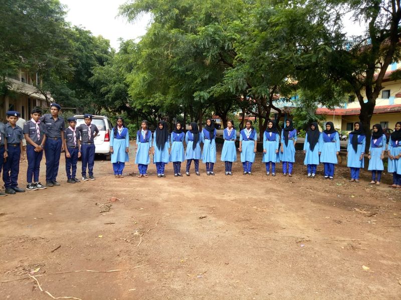 പ്രമാണം:19015-Scout Scarf Day21.jpeg