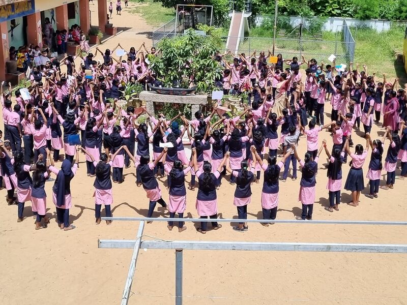 പ്രമാണം:23455-eniyoru yudham venda..jpg