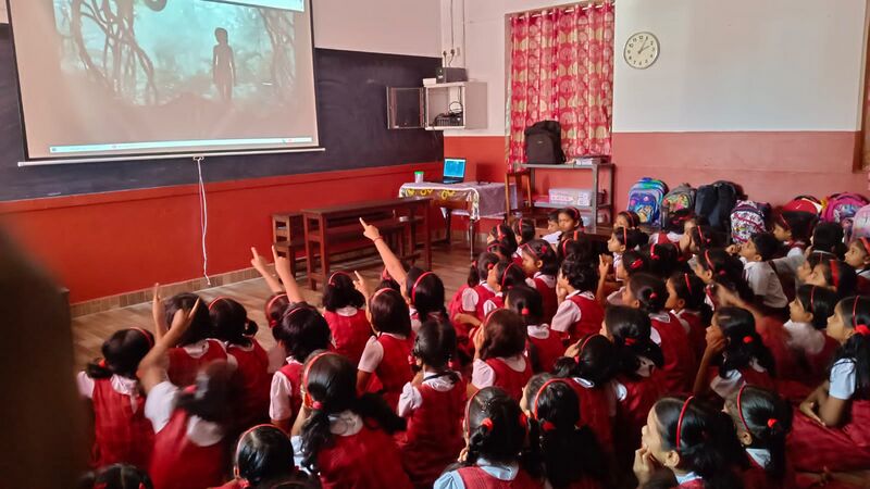 പ്രമാണം:26238 -school-smart classroom2.jpg