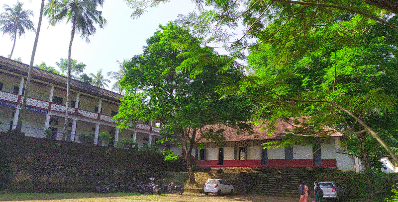 പ്രമാണം:32001-school buil.1.png