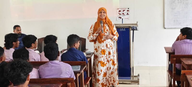 പ്രമാണം:32501 Teens Club Teenage Parenting.jpg