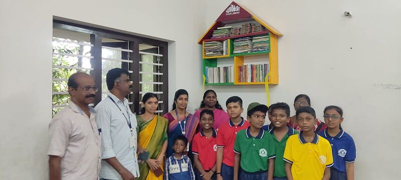 പ്രമാണം:44354 PUSTHAKA VEEDU .jpg