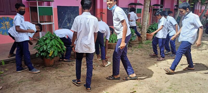 പ്രമാണം:Photo from Geethalekshmy (1).jpg