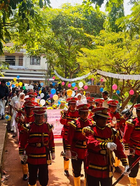 പ്രമാണം:12039 pravesanolsavam1.jpg