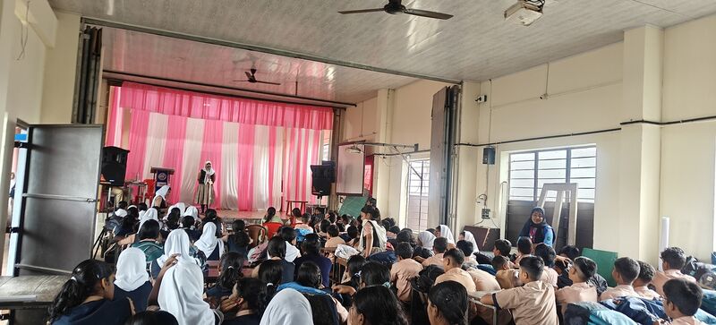 പ്രമാണം:15051 kalolsav 25,2.jpg