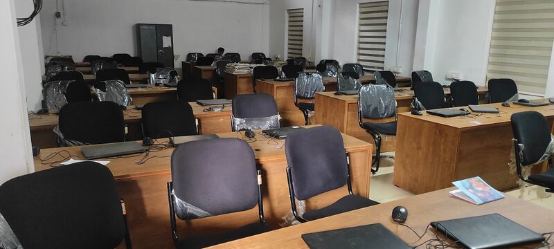 പ്രമാണം:19001-Computer lab.jpg