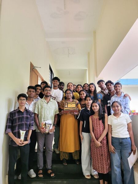 പ്രമാണം:27009 SSLC MLA.jpeg