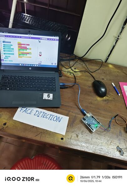 പ്രമാണം:40023 roboshilpa5.jpg