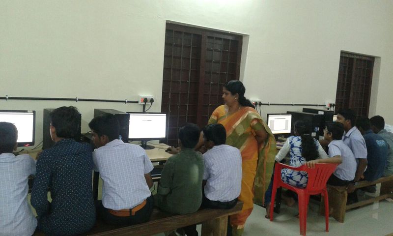 പ്രമാണം:41102kuttykoottam training1.jpg