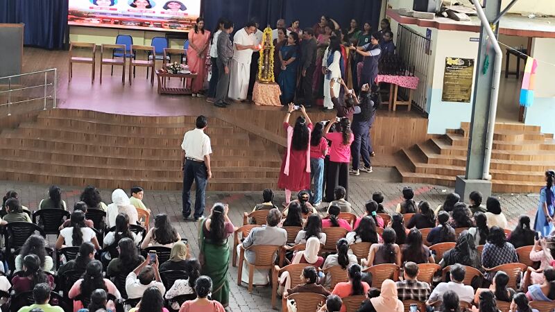 പ്രമാണം:മെറിറ്റ് ഡേ ദിനാചരണം.jpg