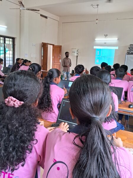 പ്രമാണം:12044 vacation camp 27 1.jpg