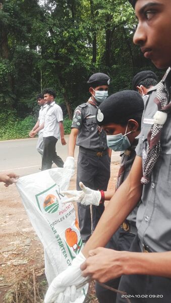 പ്രമാണം:20040 malnyamuktham 7.jpeg