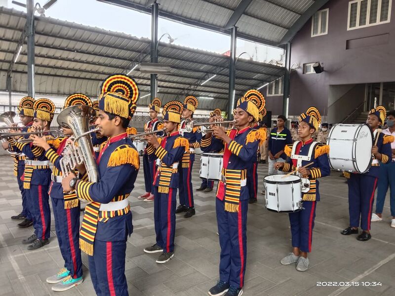 പ്രമാണം:25042 band 1.jpg