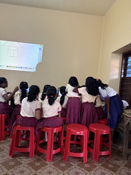 പ്രമാണം:28022 LK LP TRAINING.jpg