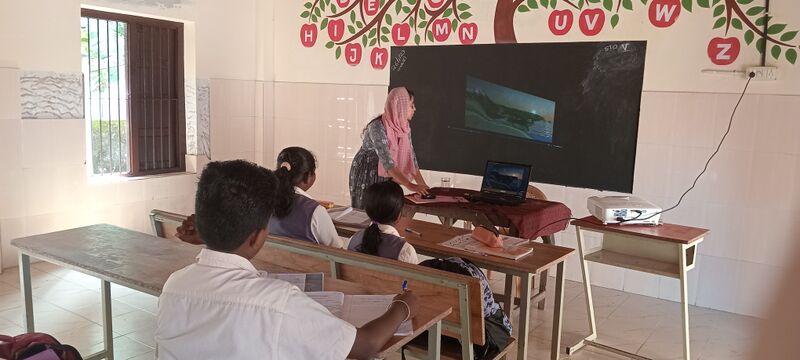 പ്രമാണം:33314 hitech presentation3.jpg