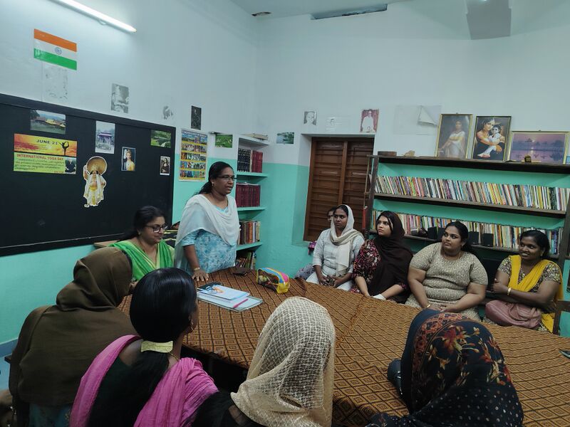 പ്രമാണം:43252 amma vaayana 1.jpeg