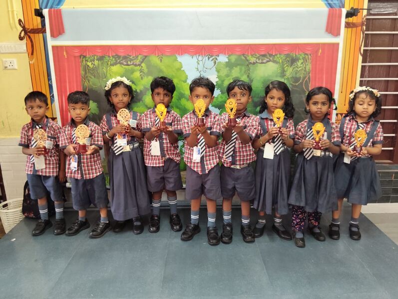 പ്രമാണം:44223 adarav lkg.jpg