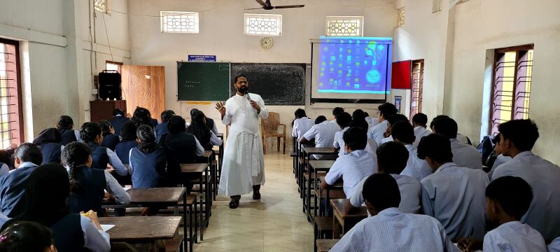 പ്രമാണം:47041 hitech.jpg