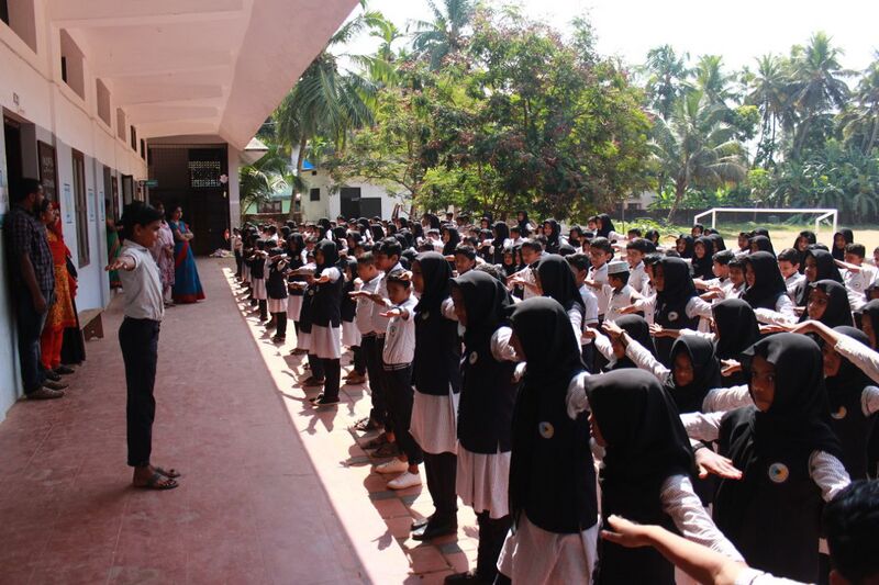 പ്രമാണം:Bmoupschoolpic2.jpg