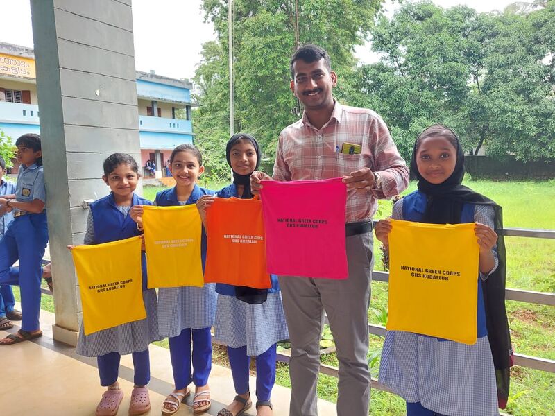 പ്രമാണം:PKD 20062 noplasticbag.jpg