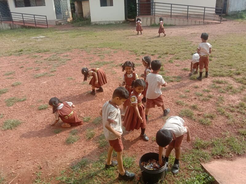 പ്രമാണം:11464 cleaning.jpeg