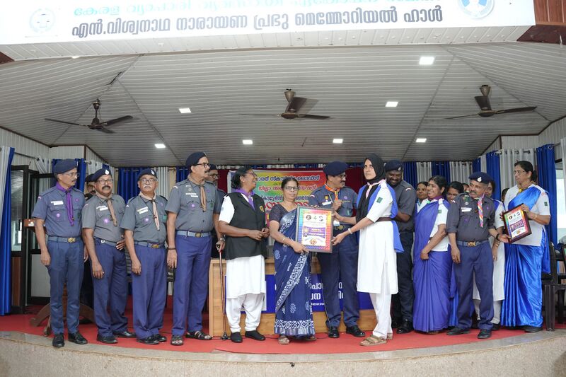 പ്രമാണം:12042 bulbul award.jpg