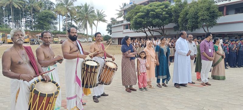 പ്രമാണം:15051 drum 25,1.jpg