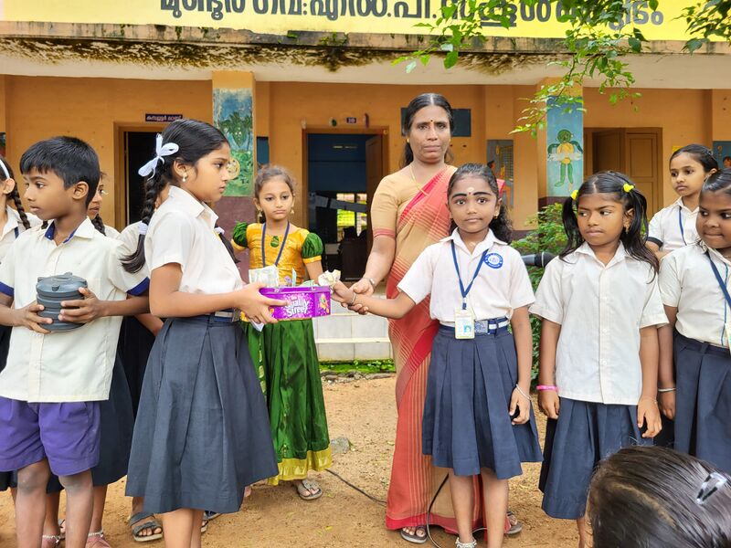 പ്രമാണം:21706 karunya nidi02.jpg