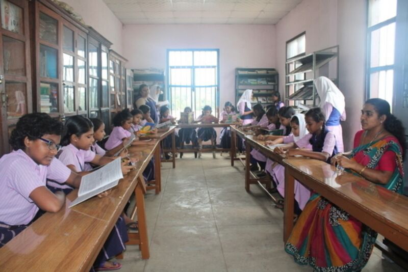 പ്രമാണം:25018 library 1.jpg