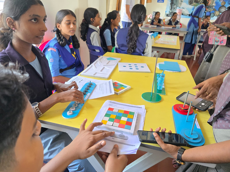 പ്രമാണം:25068 maths lab2.png