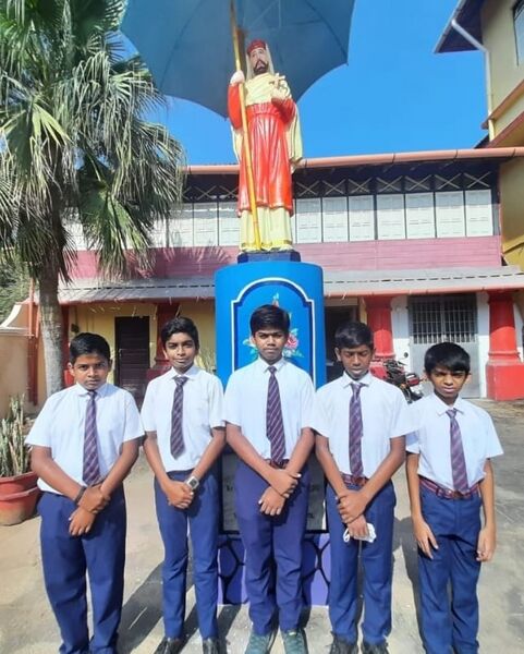 പ്രമാണം:26013 School Choir 1.jpeg