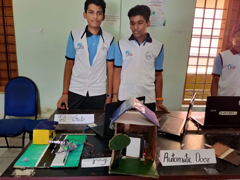 പ്രമാണം:36037 robo fest 1.jpeg