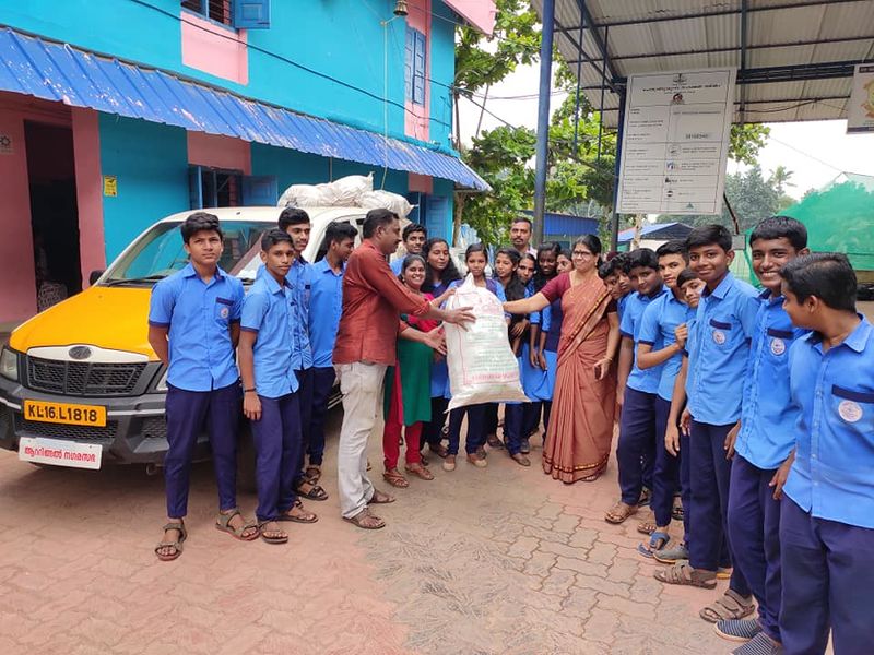 പ്രമാണം:42021 0001256.jpg