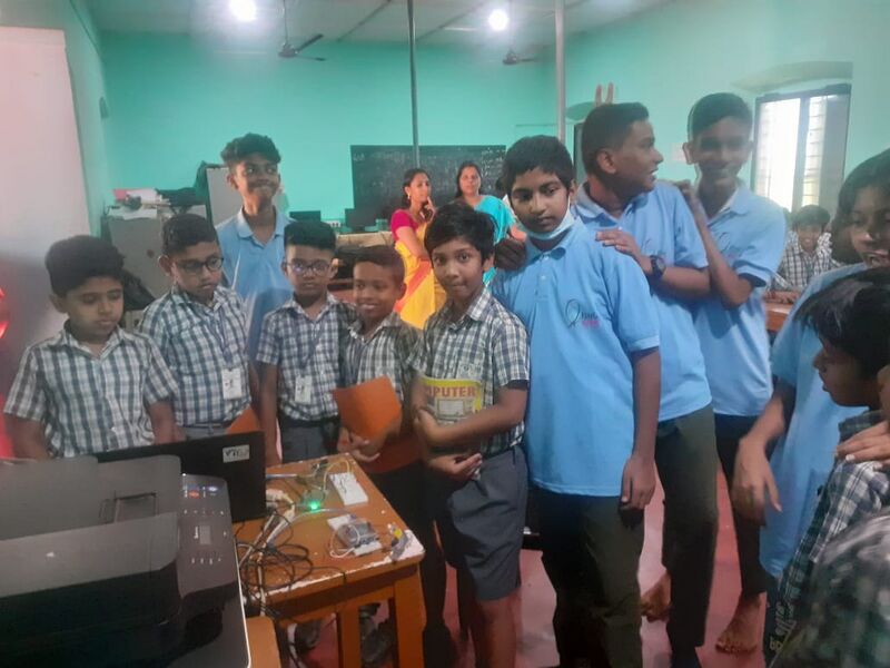 പ്രമാണം:43087 robottic fest.jpeg