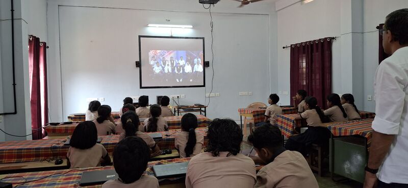 പ്രമാണം:47064- realityshow 3.jpeg