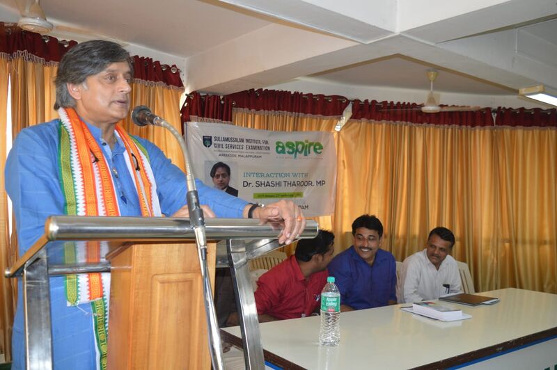 പ്രമാണം:48002 shashi speaking PM.jpeg